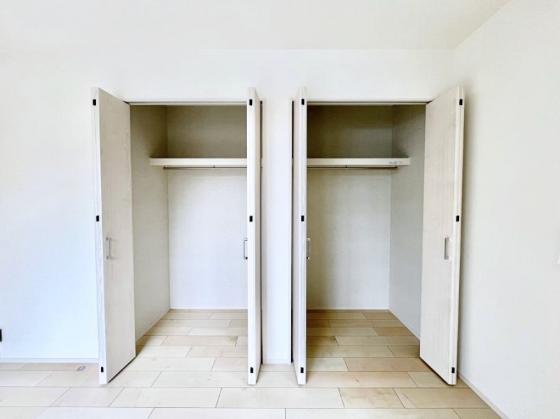 ���[�@�m���̃N���[�[�b�g�B���s��������̂Ō���̈ߗނ�����������܂�܂��B