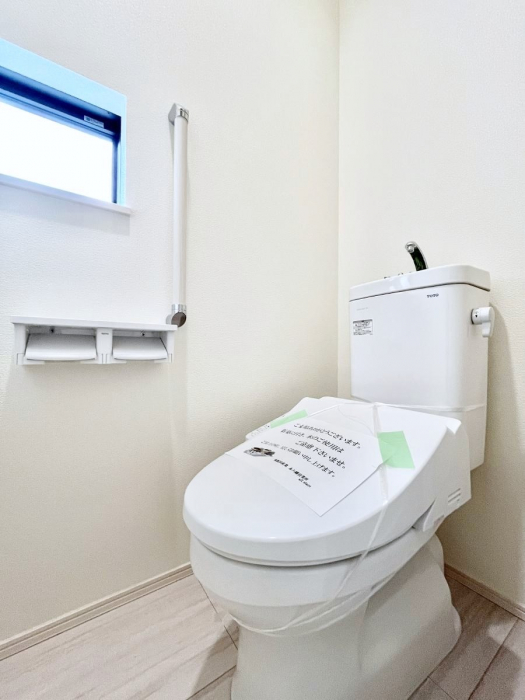 �g�C���@�g�C����1�K��2�K���ꂼ��ɔz�u����Ă��ĂƂĂ��֗��ł��B 