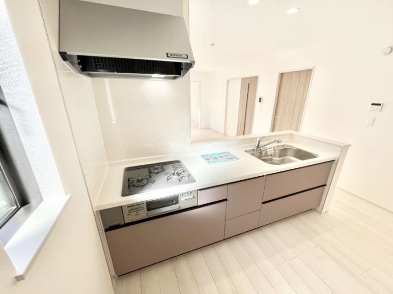 �L�b�`���@���������Ȃ���ł����Ƒ��Ƃ̉�b���y���߂�ΖʃL�b�`��