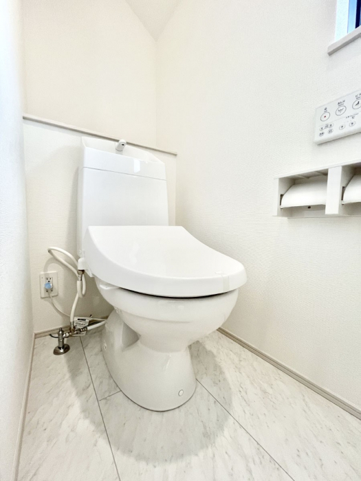 �g�C���@�g�C����1�K��2�K���ꂼ��ɔz�u����Ă��ĂƂĂ��֗��ł��B 