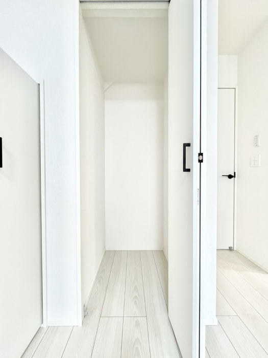 ���̑����ρ@�L�b�`���ɂ̓p���g���[�I�H�ނ̃X�g�b�N�͂������A���p�i�̎��[�Ȃǎg�����͂��낢��I