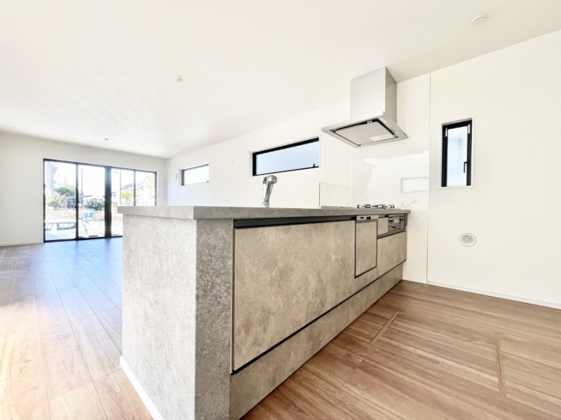 �L�b�`���@���������Ȃ��炲�Ƒ��Ƃ̉�b���y���߂�ΖʃJ�E���^�[�L�b�`��