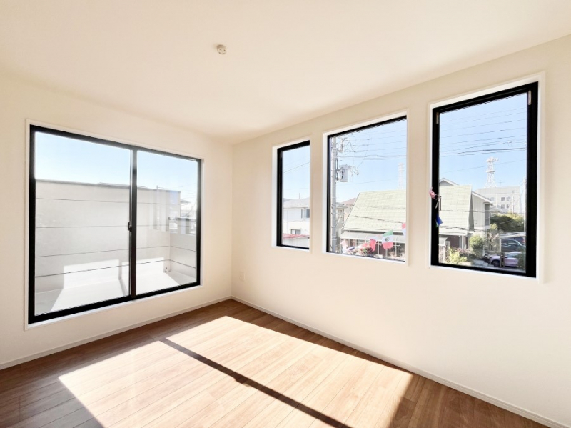 ���̑����ρ@�o���R�j�[���J�������v���X���Ă����m��