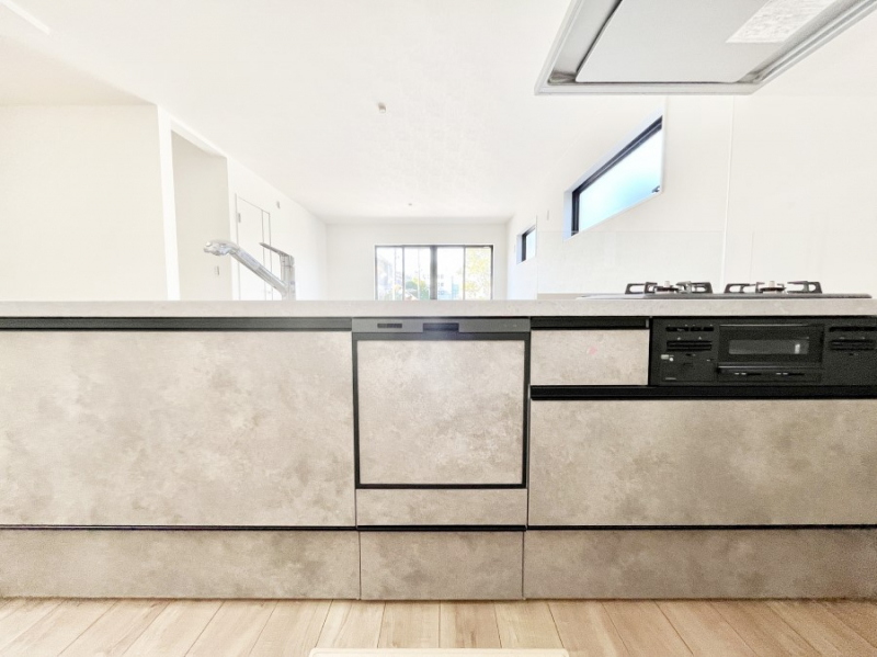 �L�b�`���@�������������I�ɁA�y�����I�V�X�e���L�b�`��