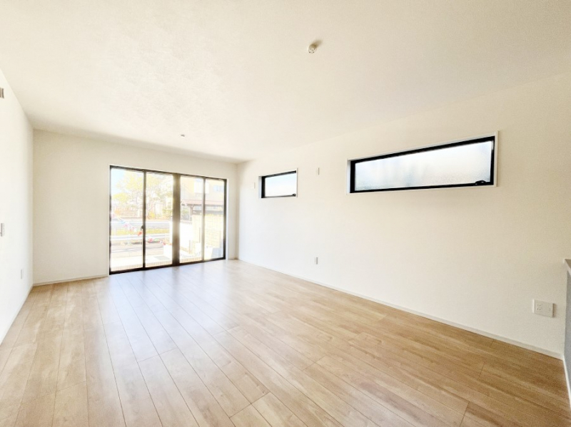 ���r���O�@�傫�ȑ����炽���Ղ�̗z���ƕ����������郊�r���O