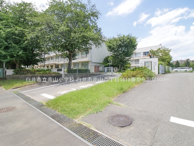 ���ӊ��@���w�Z 500m ����s����R���w�Z