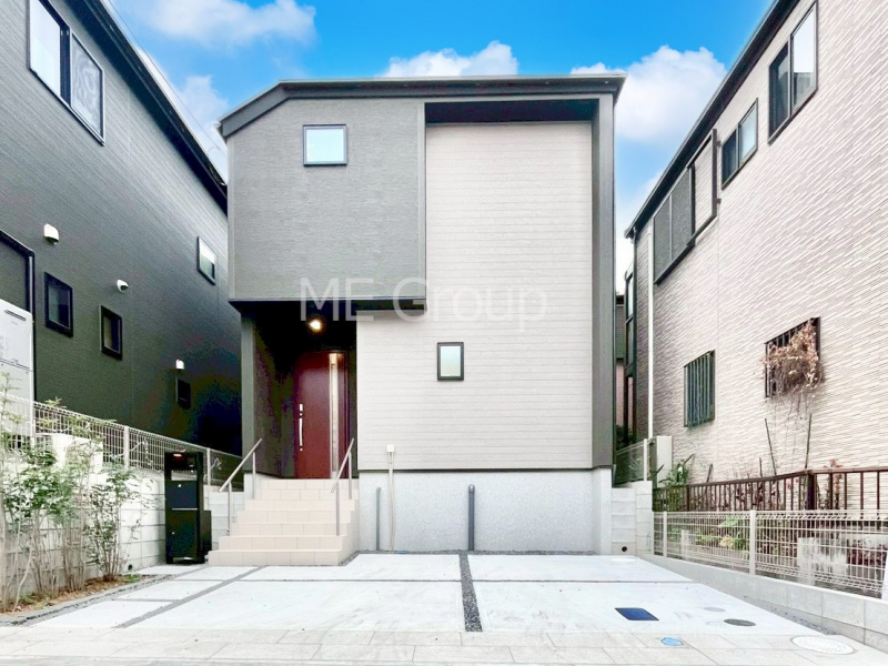 ���n�O�ώʐ^�@�������ꂽ�O�ρA�㎿�ȏZ��Ԃ��L���鎺���͉i�����S���ĉ߂�����Z���ł��B  