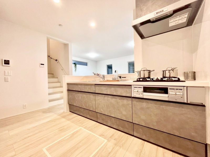 �L�b�`���@�������������I�ɁA�y�����I�V�X�e���L�b�`��  �@