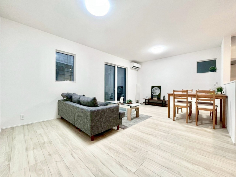 ���r���O�@�Ƒ��c���̎��Ԃ����������Ȃ��났�̃��r���O�_�C�j���O�B