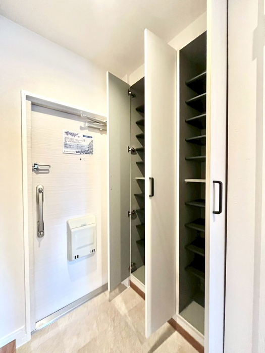 ���̑����ρ@�����Ղ���[�ł���V���[�Y�{�b�N�X�ŉƑ��S���̌C���A���ւ�������B  