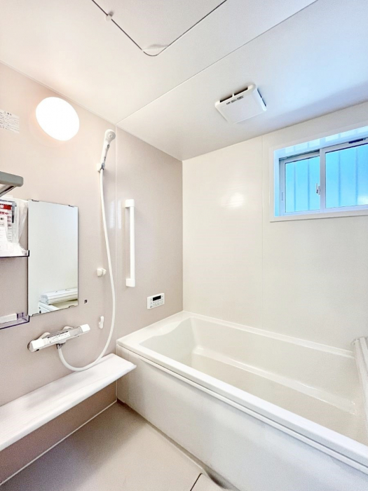 �����@1���̔������t���b�V���ł���A���K�ȃo�X�^�C�������o���Ă���܂��B