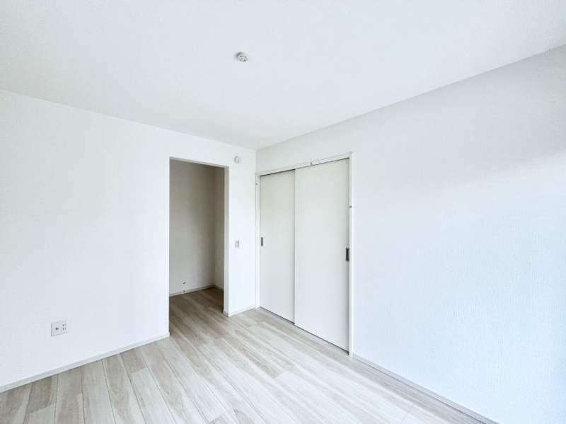 �Q���@�S�����E�H�[�N�C���N���[�[�b�g�t���B�G�߂��Ƃ̓���ւ����s�v�ŕ֗��ł��I