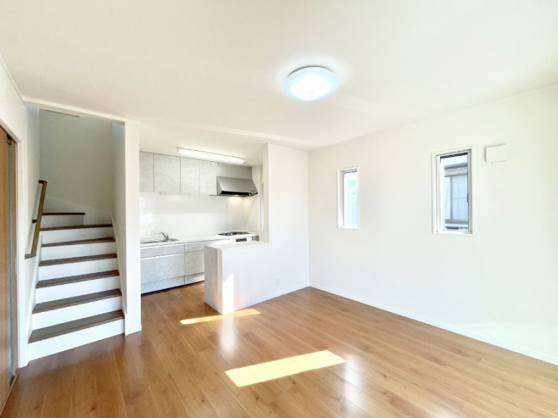 ���̑����ρ@���r���O�K�i���Ƒ��̏Ί�Ɖ�b���Ȃ��ł���܂�  