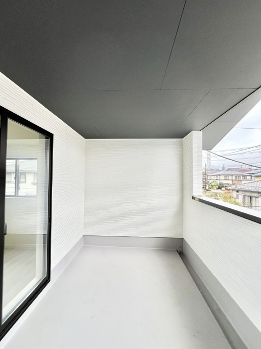 �o���R�j�[�@�C���i�[�o���R�j�[�Ȃ̂ŉJ�ł����󕨂����������o���āA���ʂ�������̂Ŋ������ǂ��A�������X�y�[�X�Ƃ��ďd�󂵂܂��B 