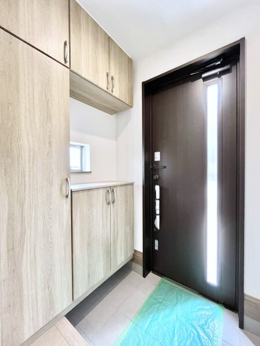 ���ց@�K���X�X���b�g�̓��������փh�A�������Ɍ���͂��Ă���܂�