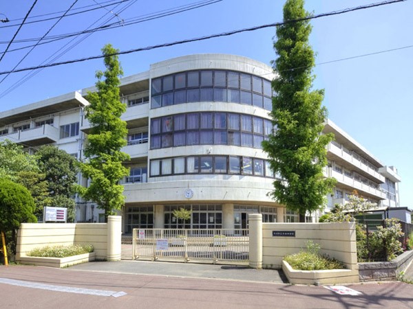 ���ӊ��@���w�Z 1320m �s��s�����T���w�Z