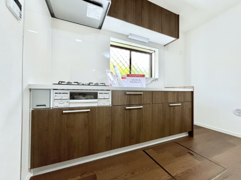 �L�b�`���@���������Ȃ���ł����Ƒ��Ƃ̉�b���y���߂�ΖʃL�b�`��