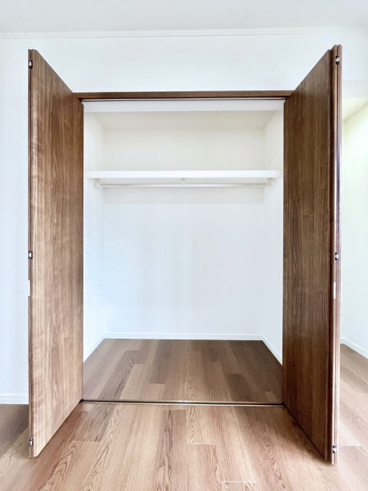 ���[�@�m���̃N���[�[�b�g�B���s��������̂Ō���̈ߗނ�����������܂�܂��B