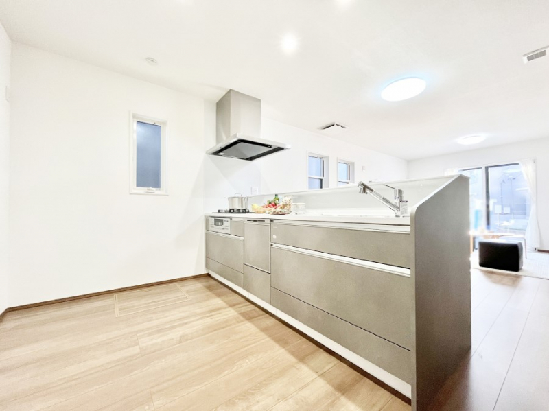 �L�b�`���@���������Ȃ��炲�Ƒ��Ƃ̉�b���y���߂�ΖʃJ�E���^�[�L�b�`��