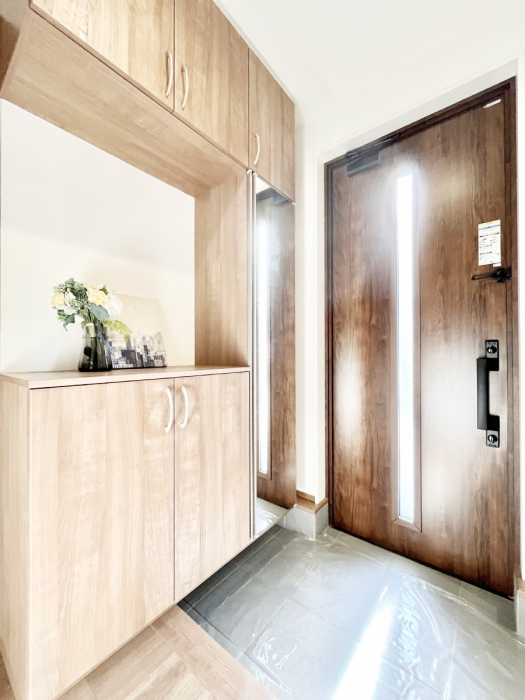 ���ց@���ʔ��͂��Ƒ��̎ʐ^��G�߂̃C���e���A�ŏ���I�Ƃ��ĉ��o�ł��܂�