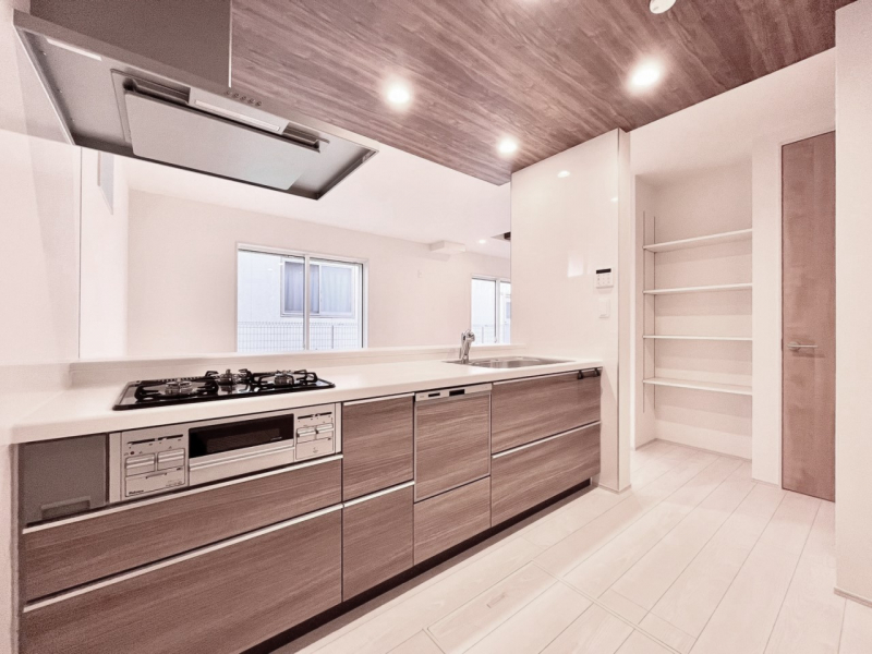 �L�b�`���@�������������I�ɁA�y�����I�V�X�e���L�b�`��  