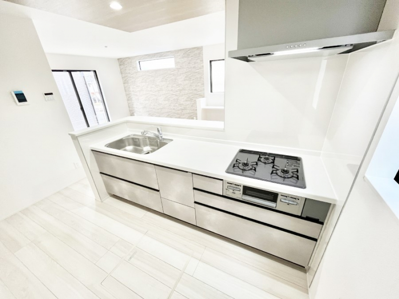 �L�b�`���@�J�E���^�[�z���ɂ��b�������Ȃ��疈���̂������������Ɗy����