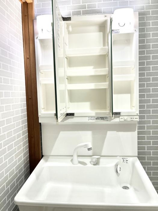 ���̑����ρ@�O�ʋ��̗��ɁA���ϕi��q���p�i�Ȃǂ����[�\�B���ʑ����������ƕۂ��܂��I