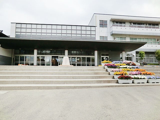 ���ӊ��@���w�Z 1600m �l�X���s���l�X�����w�Z