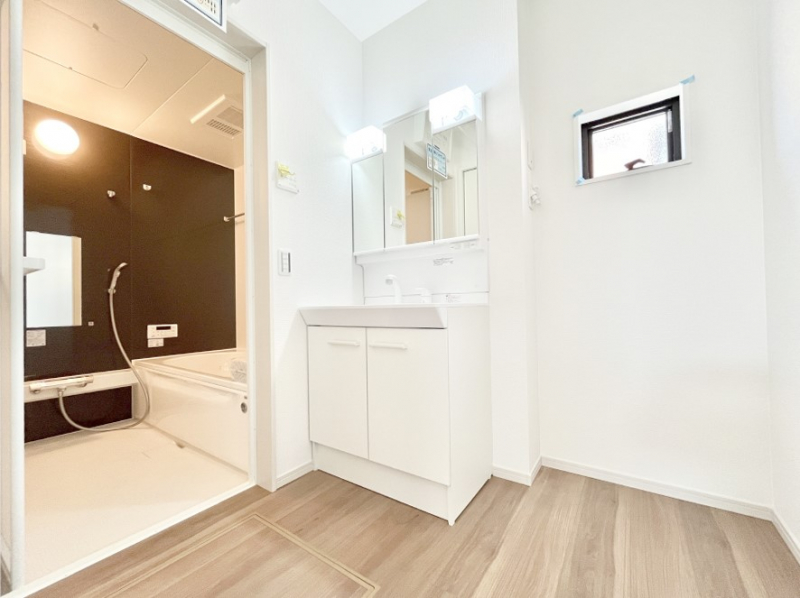 ���̑��@���̂��閾�邢�����h���[�X�y�[�X