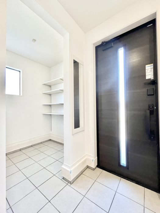 ���ց@�V���[�Y�C���N���[�N�t���̌��ցB�Ƒ��S���̌C��J��Ȃǂ���������[�ł��܂��B