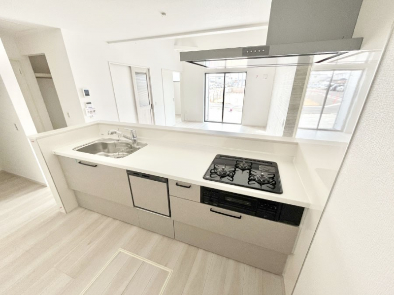 �L�b�`���@���������Ȃ���ł����Ƒ��Ƃ̉�b���y���߂�ΖʃL�b�`��