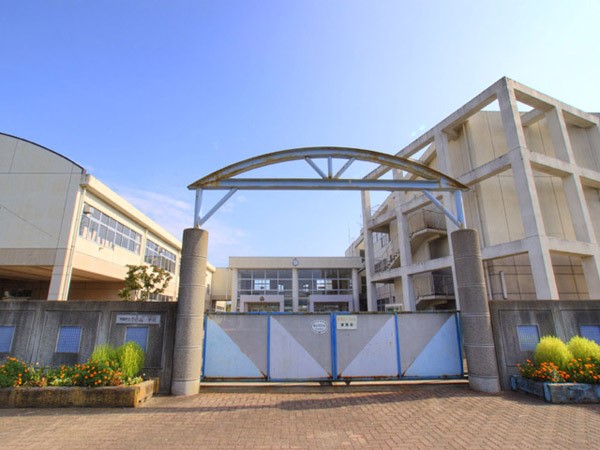 ���ӊ��@���w�Z 200m �󐼎s�����ѐ����w�Z