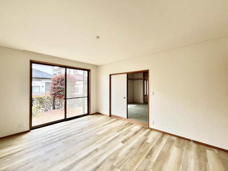 ���r���O�@�傫�ȑ����炽���Ղ�̗z���ƕ����������郊�r���O