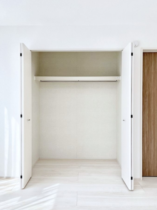 ���[�@�m���̃N���[�[�b�g�B���s��������̂Ō���̈ߗނ�����������܂�܂��B