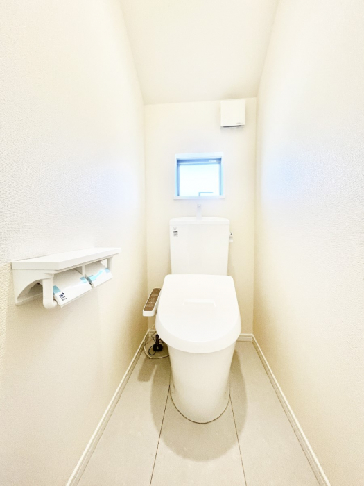 �g�C���@�g�C����1�K��2�K���ꂼ��ɔz�u����Ă��ĂƂĂ��֗��ł��B