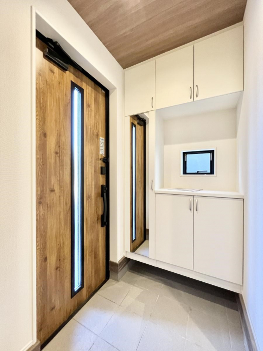 ���ց@�K���X�X���b�g�̓��������փh�A�������Ɍ���͂��Ă���܂�