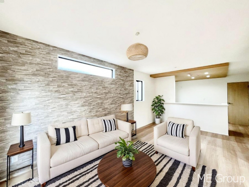 ���r���O�@�A�N�Z���g�N���X���������ȃ��r���O�B�Ƒ��ł̂�т肭�낰��L�X�X�y�[�X�B�@���Ƌ��CG�ł�