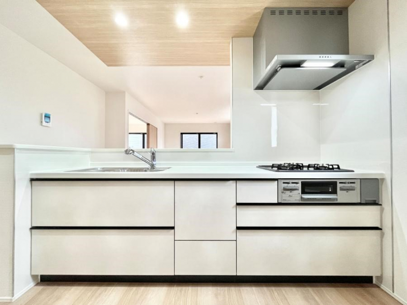 �L�b�`���@���r���O�����n����l�C�̃J�E���^�[�L�b�`���B �Ƒ��������Ȃ���Ǝ������邱�Ƃ��ł��܂��B