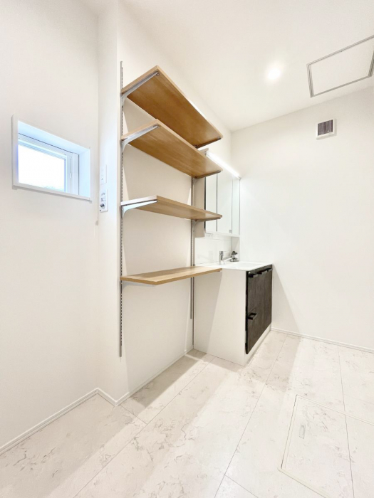 ���̑��@�L�X�Ƃ�Ƃ�̂��郉���h���[�X�y�[�X�B  