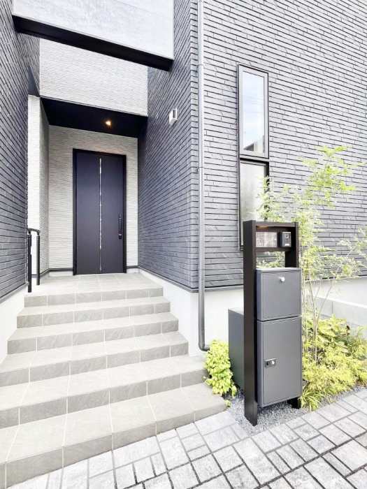 ���ց@��؂ȉƑ��A���q���o�}���錺�ցB