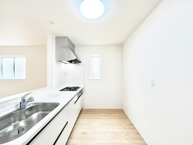 �L�b�`���@�u�₩�ȕ����ʂ蔲����L�b�`���B��������̂Ŗ��邭���C�ɂ��𗧂��܂��B