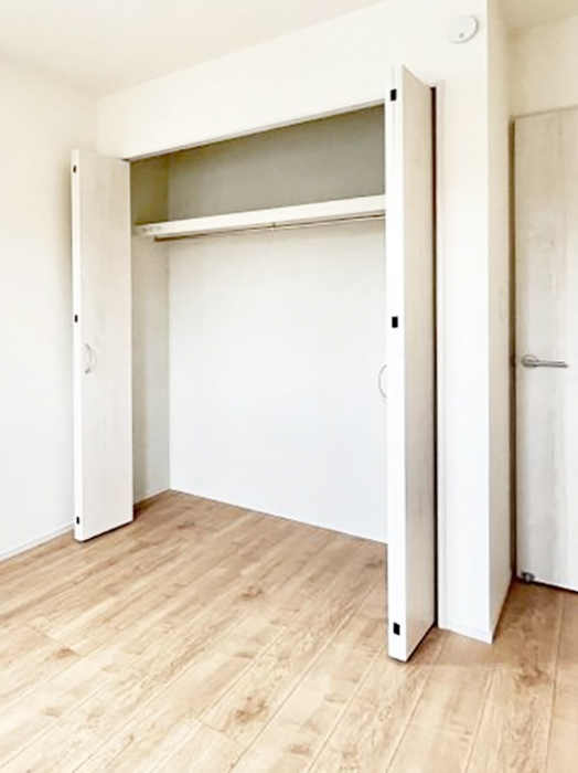 ���[�@��������ߗނ�ו��Ȃǂ̎��[�ɕ֗��ȃN���[�[�b�g�t���ł��B