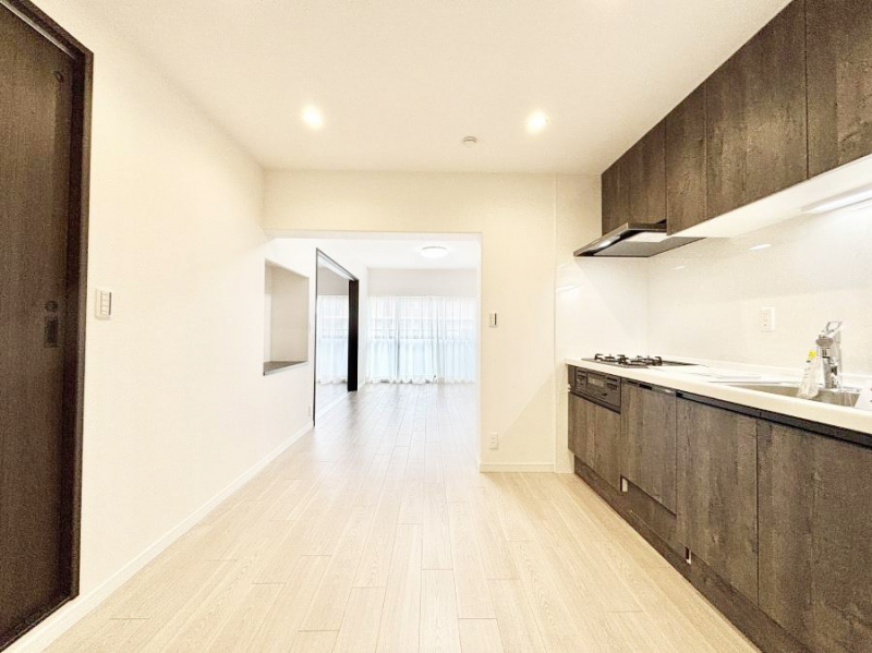 �L�b�`���@���������Ȃ���ł����Ƒ��Ƃ̉�b���y���߂�ΖʃL�b�`��