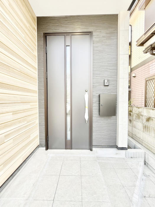 ���ց@��؂ȉƑ��A���q���o�}���錺�ցB