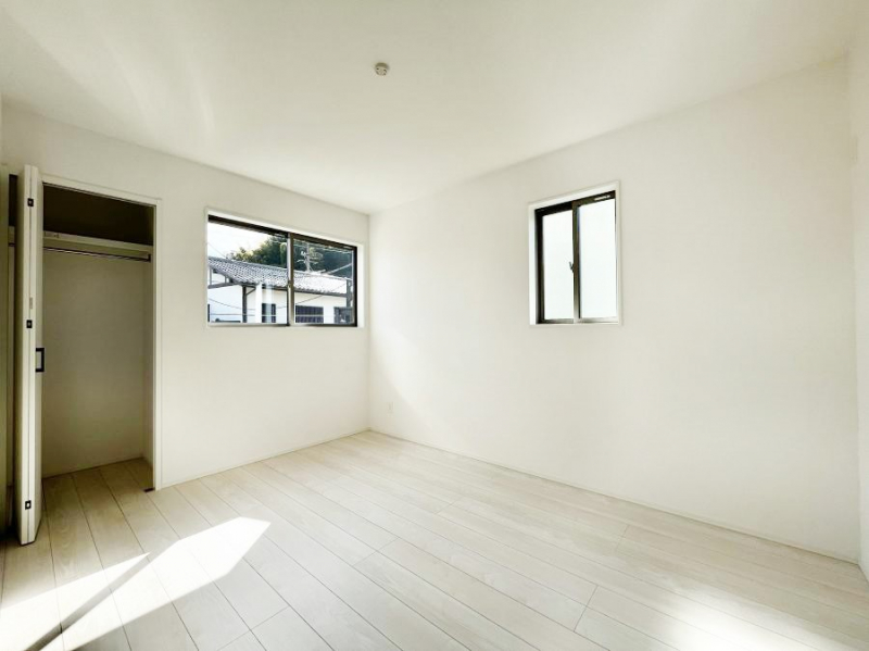 �Q���@�g���₷���`�Ńx�b�g��Ƌ�̒u�����ɂ����邱�Ƃ�����܂���B