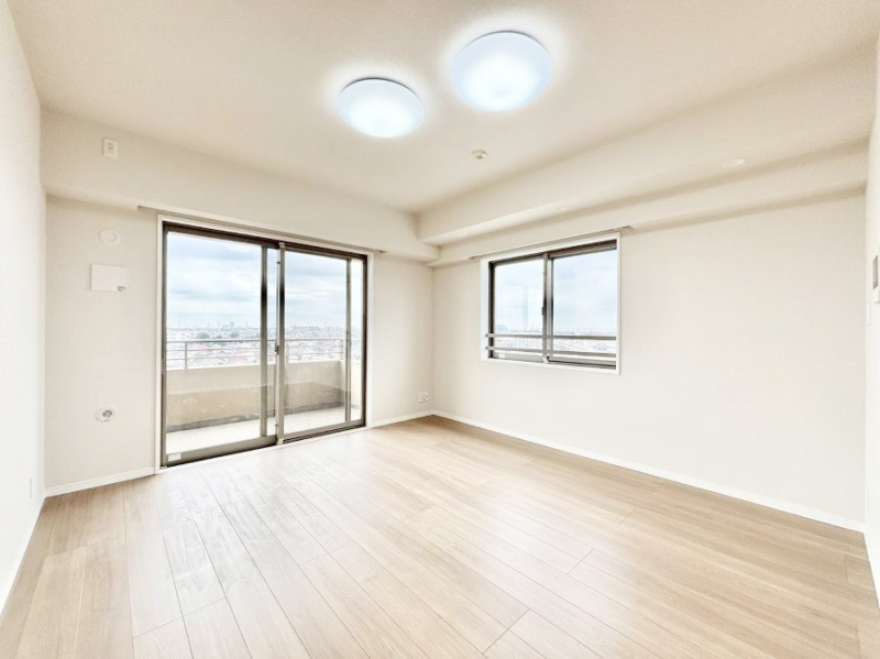 ���r���O�@�傫�ȑ����炽���Ղ�̗z���ƕ����������郊�r���O