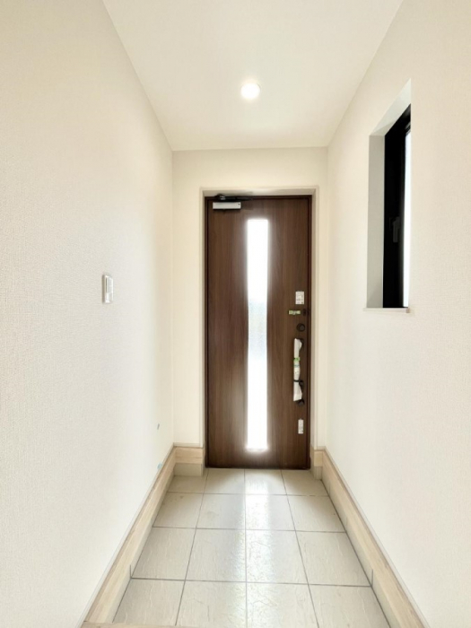 ���ց@�K���X�X���b�g�̓��������փh�A�������Ɍ���͂��Ă���܂�