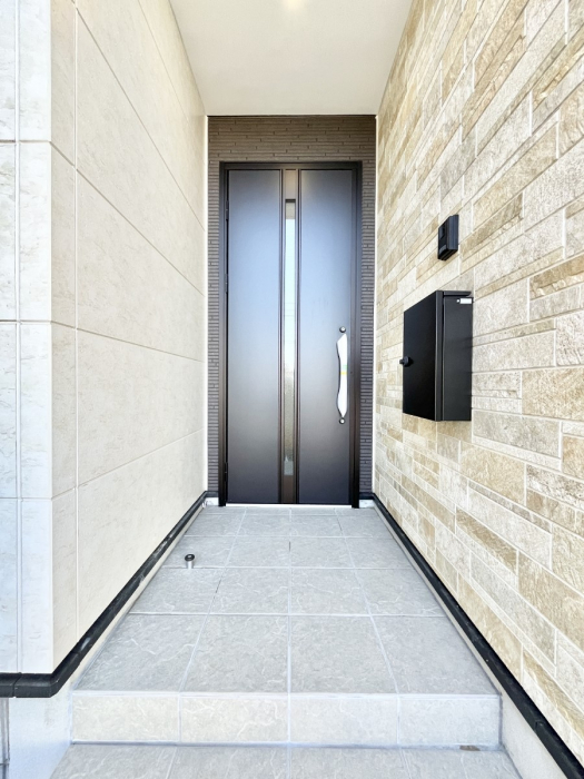 ���ց@��؂ȉƑ��A���q���o�}���錺�ցB���֑O�͉����t���ŉJ���~���Ă��Ă��G��ɂ����ł��B 