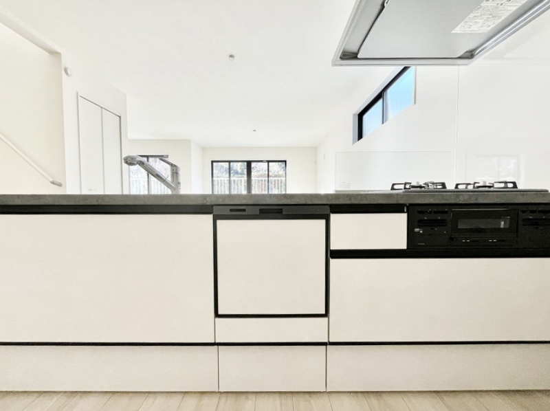 �L�b�`���@���r���O�����n����l�C�̃J�E���^�[�L�b�`���B �Ƒ��������Ȃ���Ǝ������邱�Ƃ��ł��܂��B