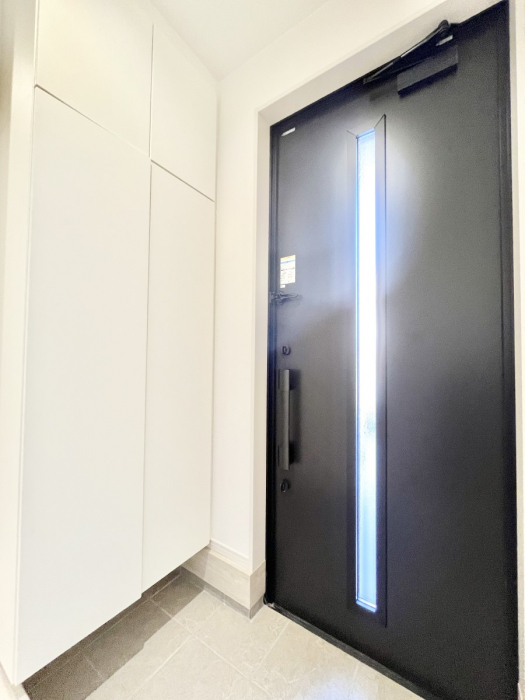 ���ց@�K���X�X���b�g�̓��������փh�A�������Ɍ���͂��Ă���܂�